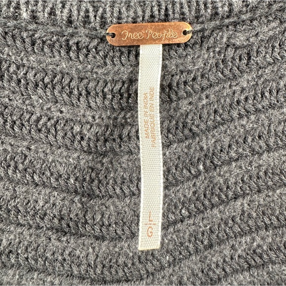 Free People Marlie Deep V Neck Ribbed Sweater in Black Size Large - Picture 9 of 10